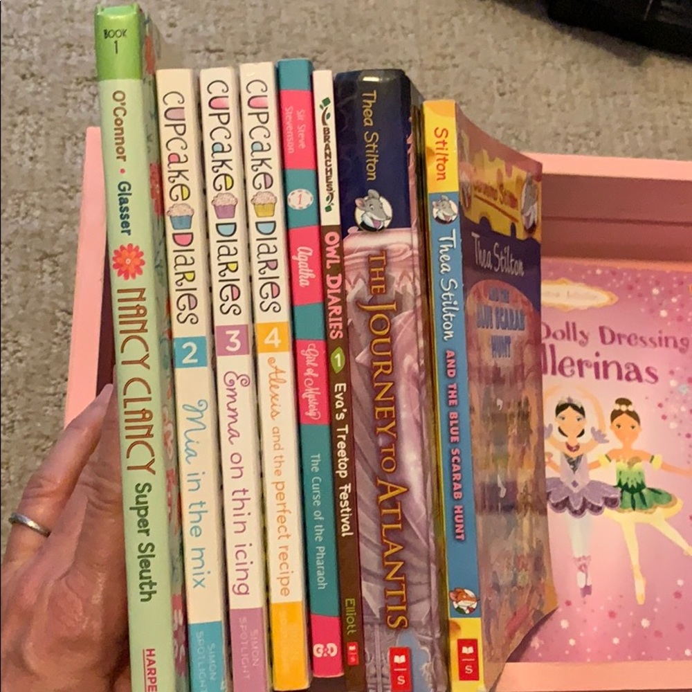 Girls Books ages 8-12 in EUC